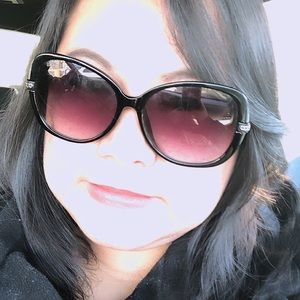 Meet your Posher, Agatha